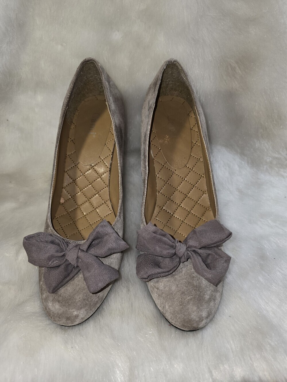 Cami Distressed Effect Taupe Suede/Crinkled Gauzy Bow Block-Heel Pumps - Women - Picture 7 of 14